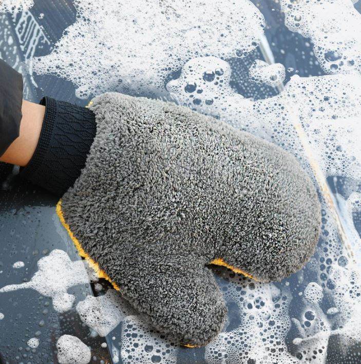 Soft Microfiber Car Cleaning Glove image 4